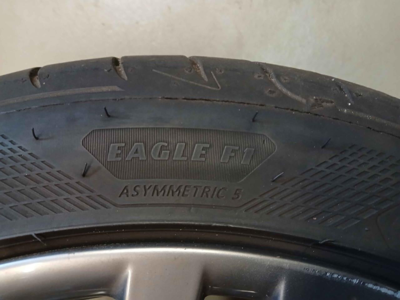 Mooie lichtmetalen velgen BMW M-sport met 18 inch zomerbanden (breedte set)