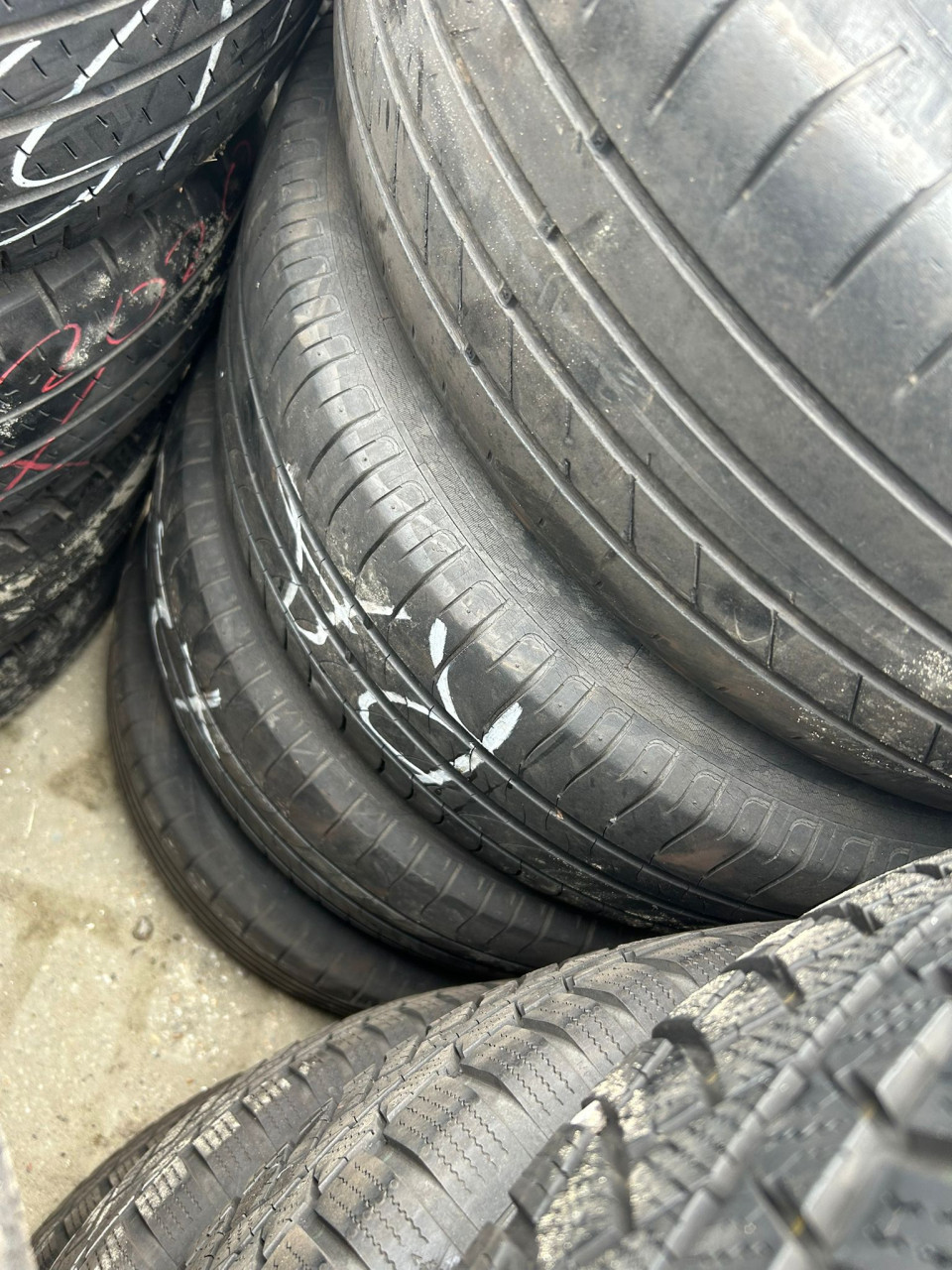 RENAULT LM 16 INCH GOODYEAR EFFICENCEN GRIP