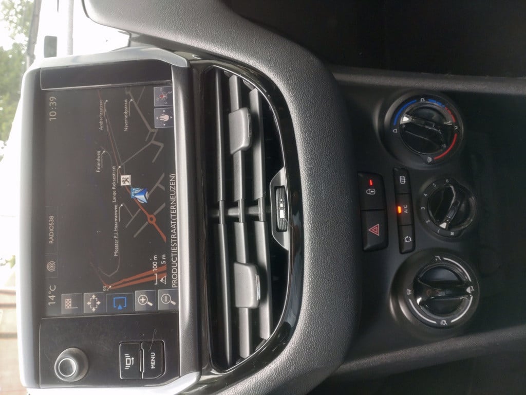 Peugeot 208 1.2 vti urban soul
