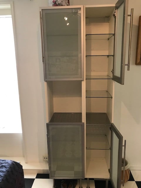 Badkamermeubel met glazen deurtjes