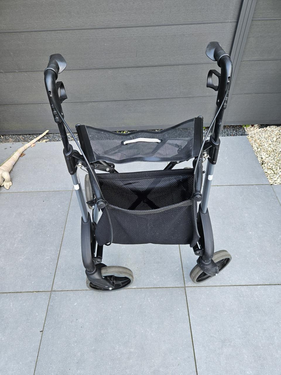 Zeer nette donkergrijze topro troja rollator lichtgewicht