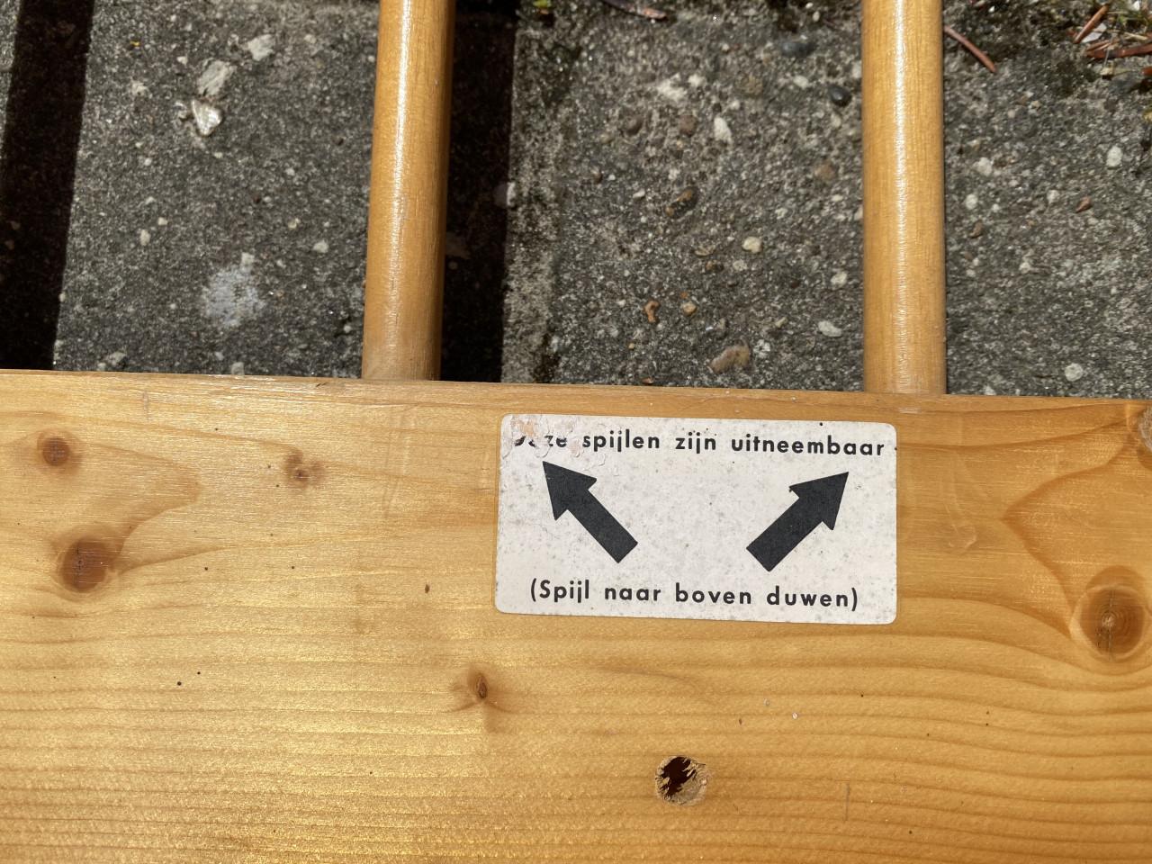 Ledikant hout in hoogte verstelbaar met uitneembare spijlen