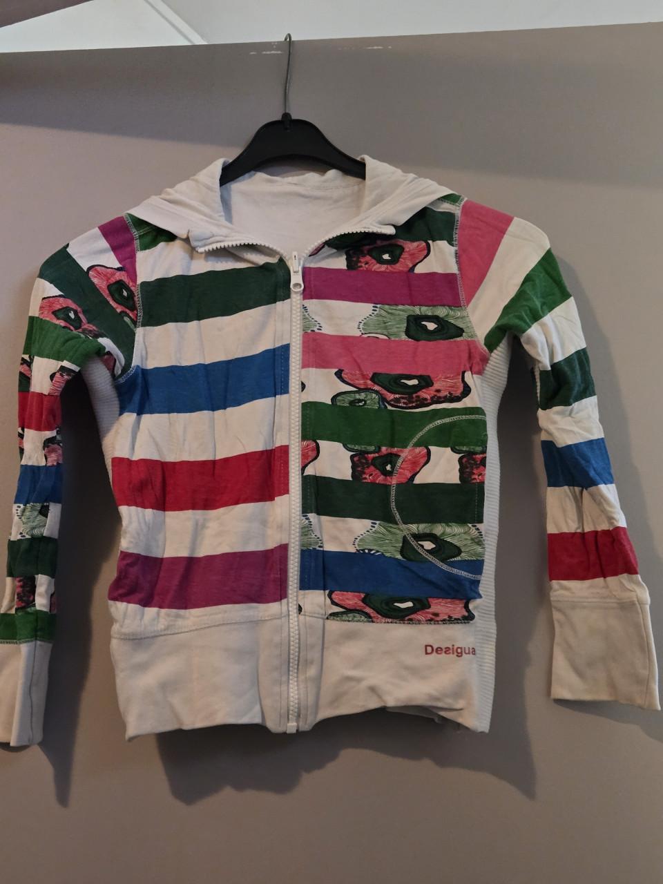 Geweldige omkeerbare sweater!  Maat 7/8 jaar | 122-128 cm