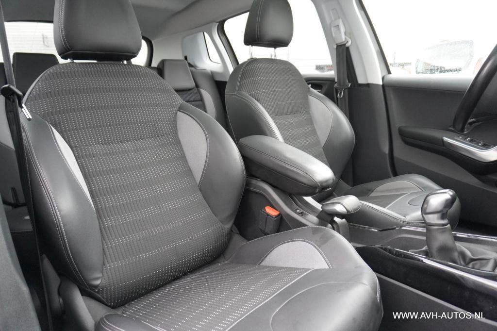 Peugeot 2008 1.2 puretech allure