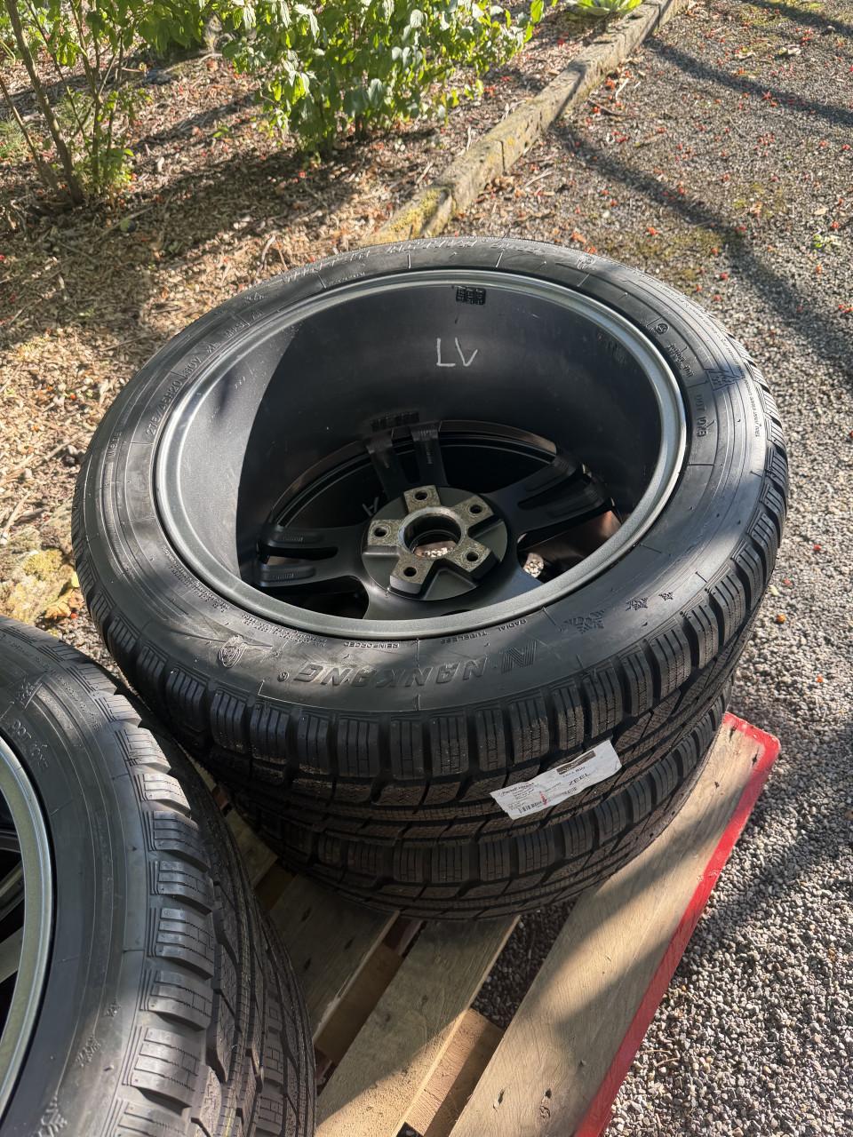Italiaanse velgen met nieuwe winterbanden voor Porsche