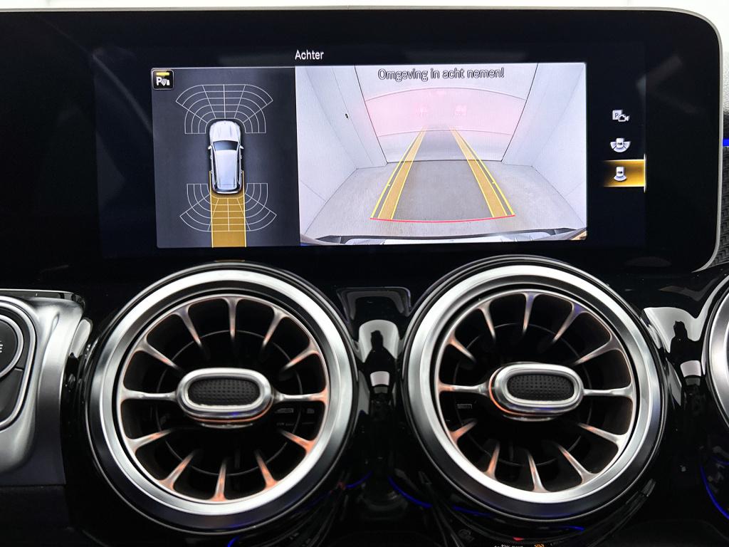 Mercedes-Benz Glb 180 business solution amg | panoramadak | sfeerverlichtin