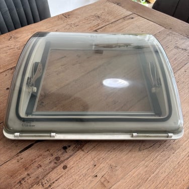 Dakvenster voor caravan of camper 40x40