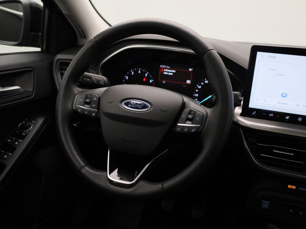 Ford Focus wagon 1.0 ecoboost hybrid titanium | cruise control | climate co
