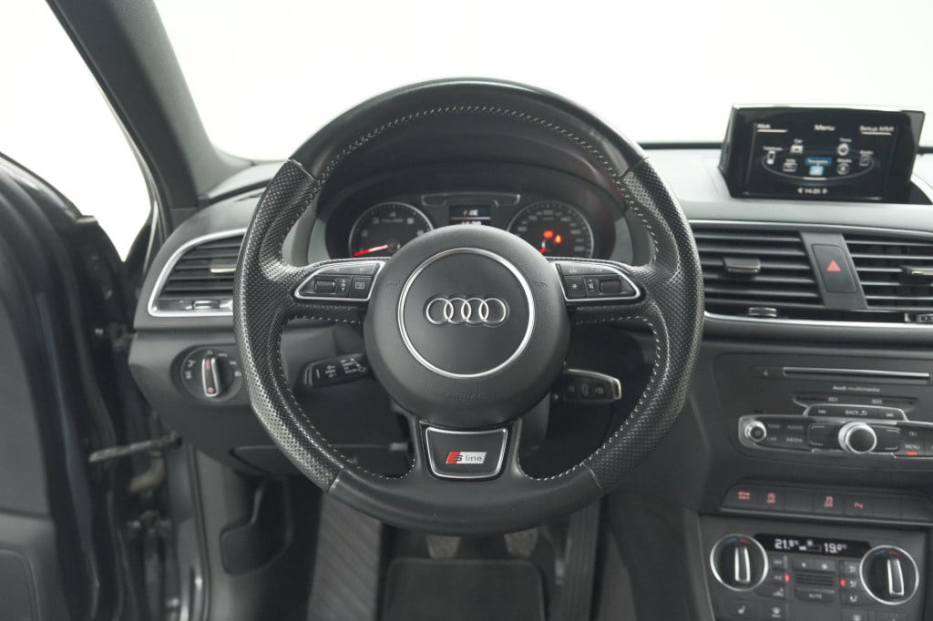 Audi Q3 1.4 tfsi cod sport s line edition | parkeersensoren | navigatie | c