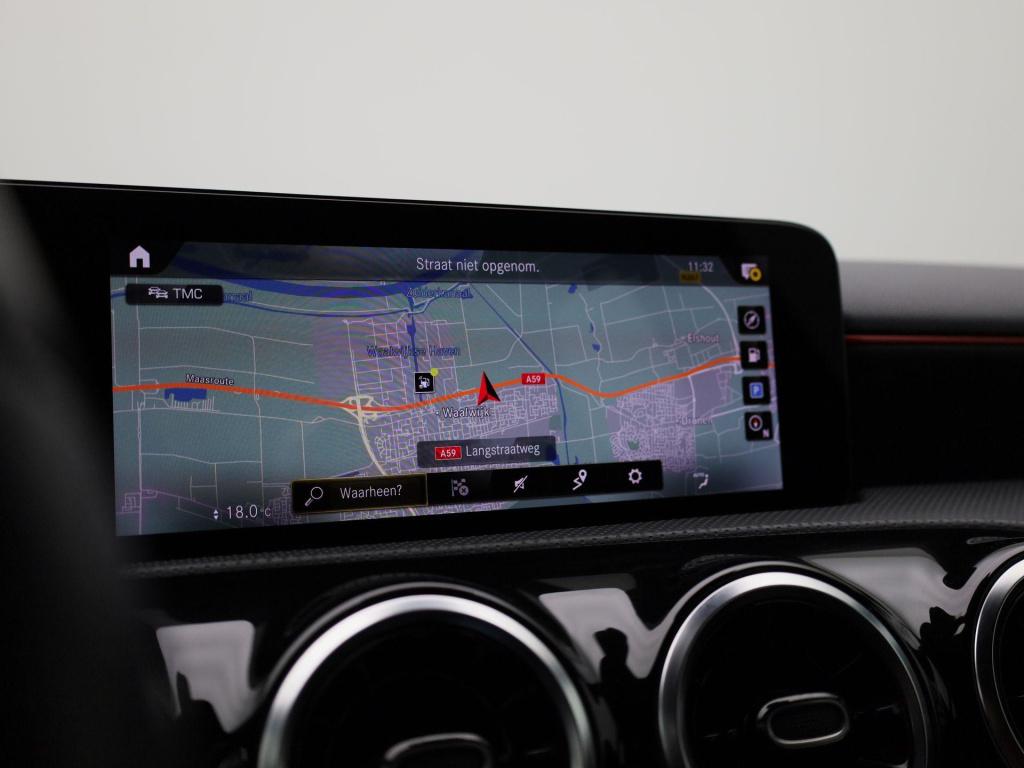 Mercedes-Benz A-Klasse 180 business solution amg | automaat | panorama dak 