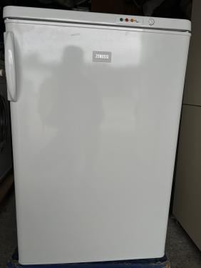 Tafelmodel Vrieskast 85x55x60 cm. Hbd. 110 liter energieklasse A+ vriezer