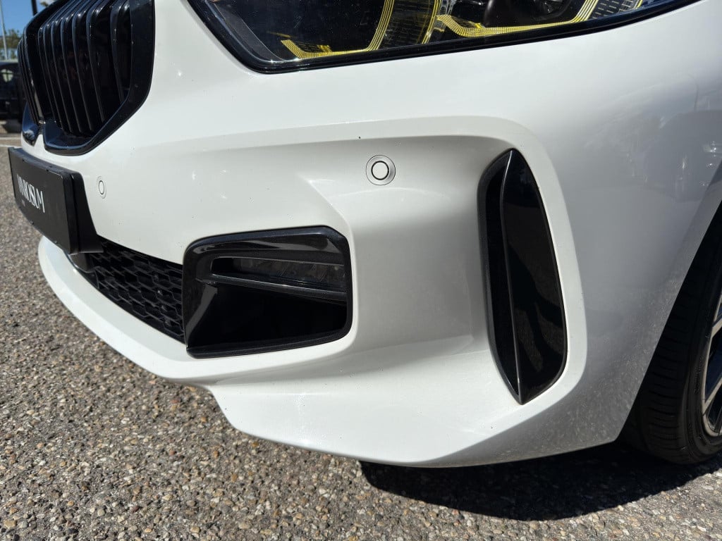 BMW 1 Serie 118i m-sport executive edition | panoramdak | alcantara | verw 