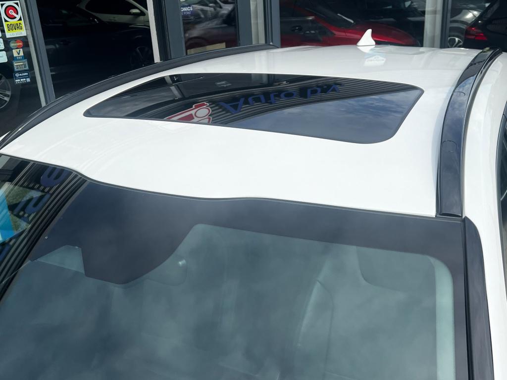Kia Niro Ev executiveline 64.8 kwh full option, trekhaak afn. pearl white