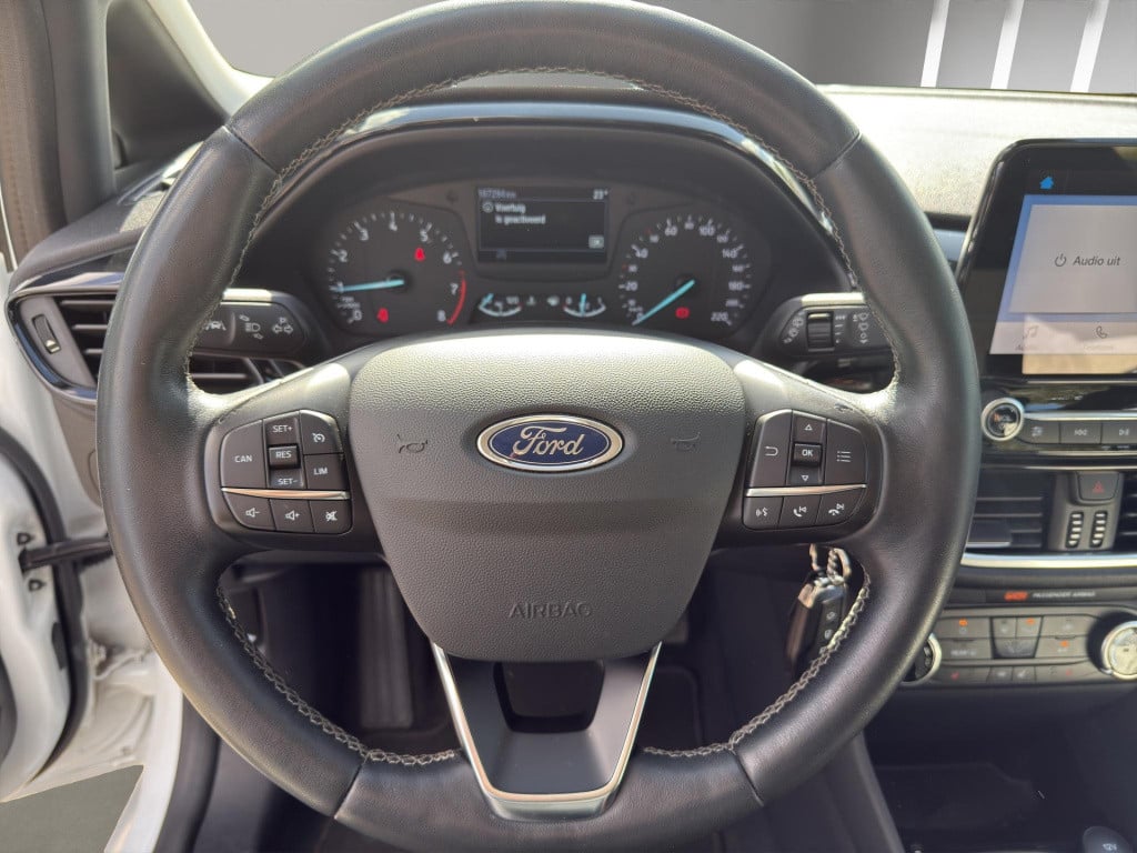 Ford Fiesta 1.1 trend 5drs airco | 75pk |stuur en stoelverwarming | apple /