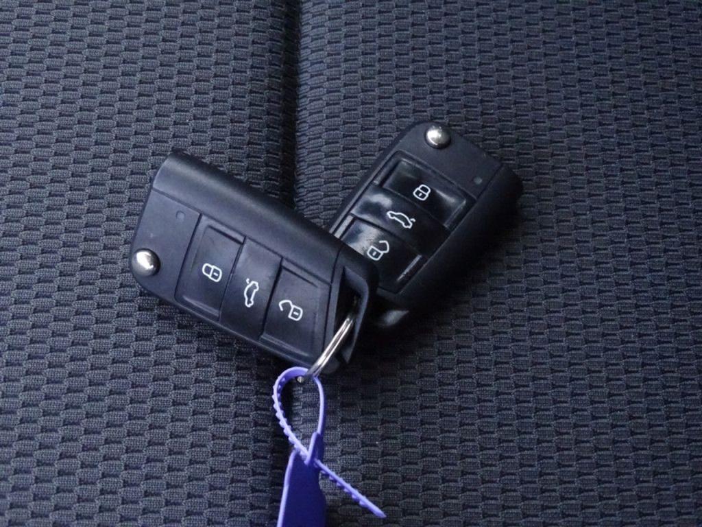 Volkswagen Golf 1.0 tsi comfortline automaat | navi | bluetooth