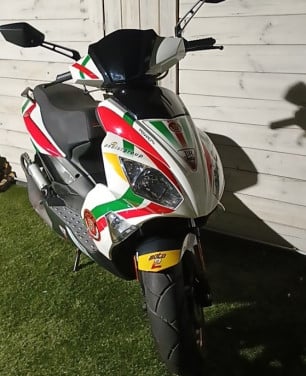 Te koop: Exclusieve Italiaanse MOTOB Racing Scooter 50 cc (Limited Edition)
