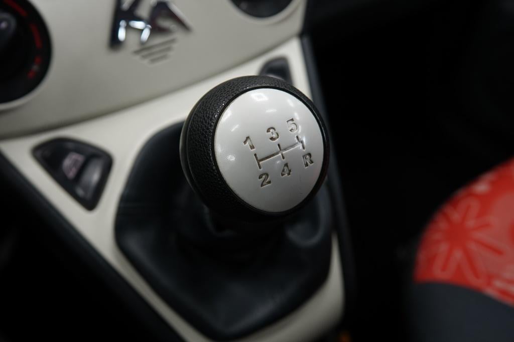 Ford KA 1.2 comfort | airco | 14 " |