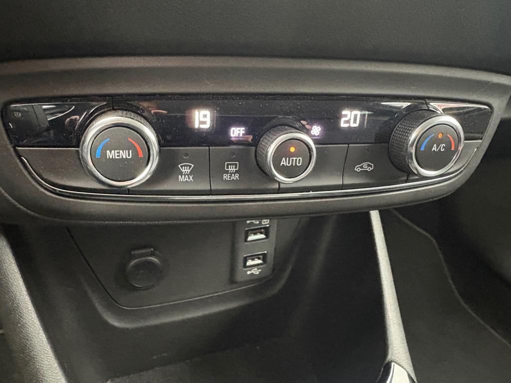 Opel Crossland X 1.2 turbo 120 jaar edition