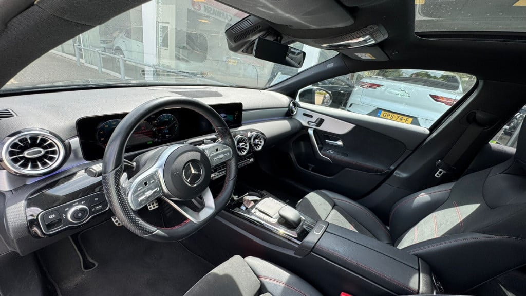 Mercedes-Benz A-Klasse 250 e business solution amg limited