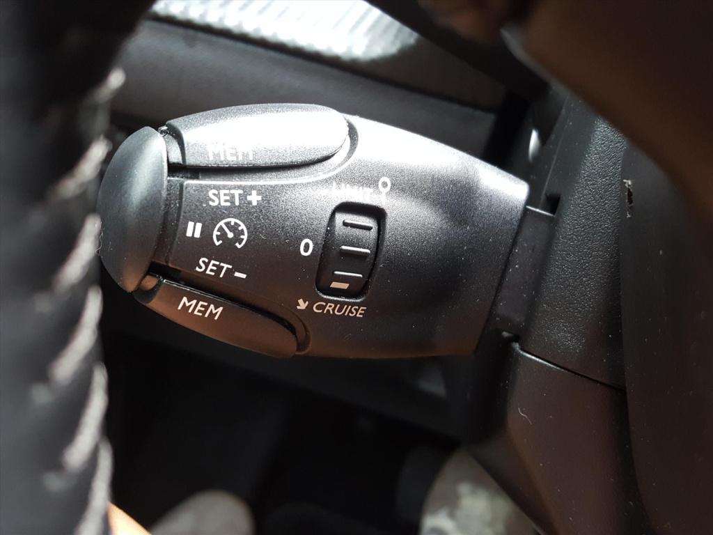 Peugeot E-2008 ev 50kwh 136pk 3-fase active apple carplay & android auto | 