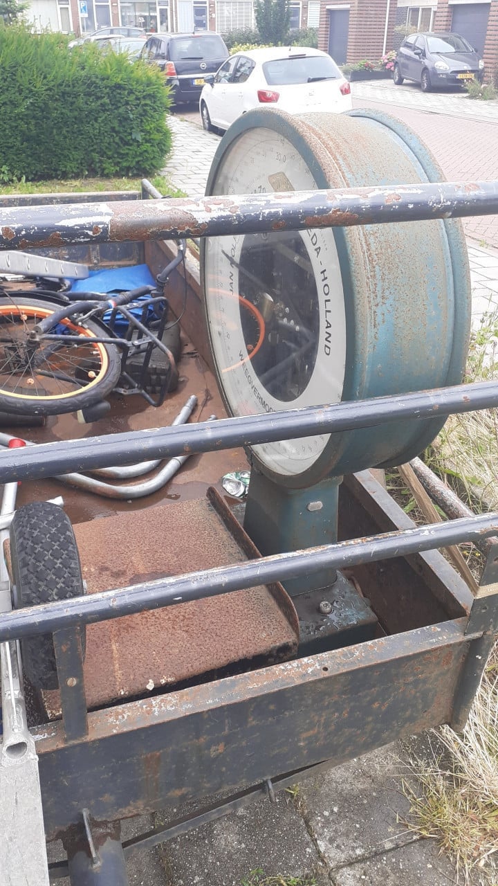 Vijzel of Krik antiek zware .. . Kelderwinch & Weegschaal