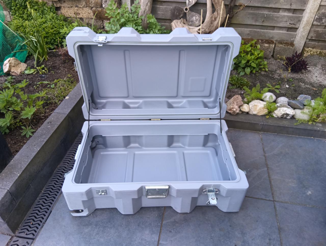 Kunstof bagagekist ( vliegtuigkist)