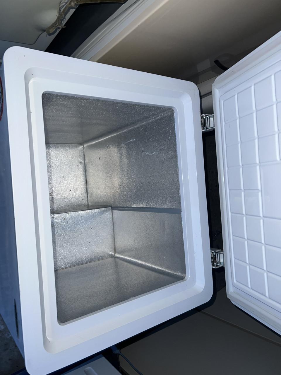 Vrieskist /vriezer 100 liter 85x60 cm Energielabel A schonn en netjes