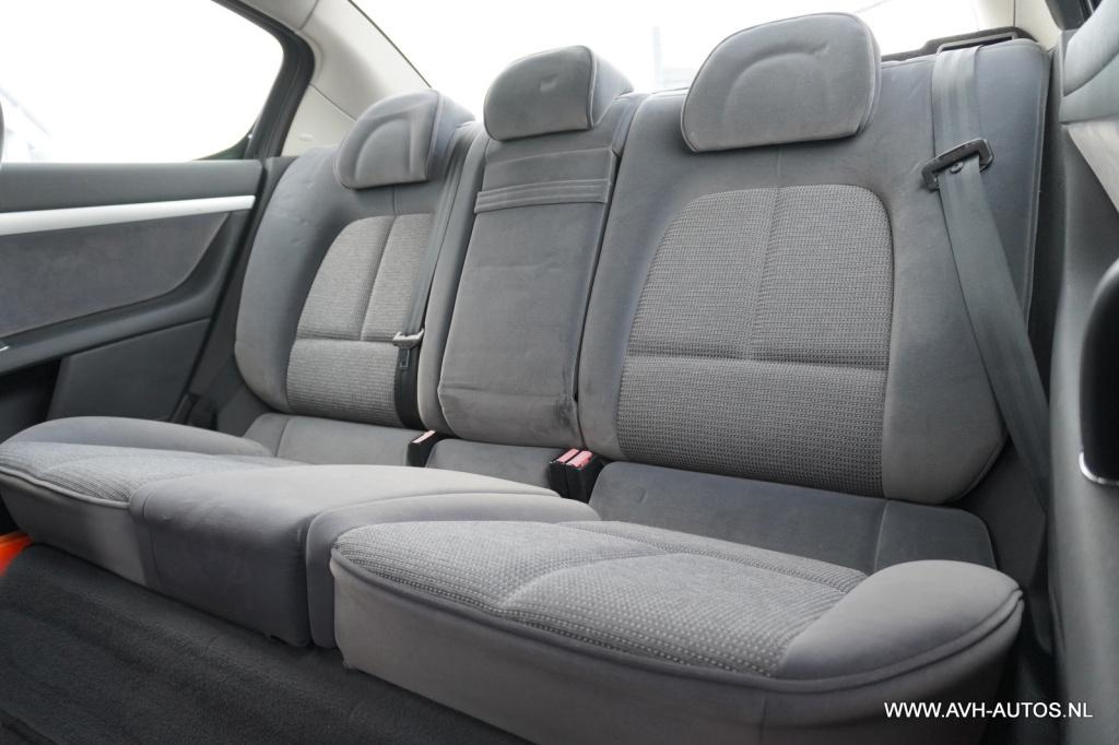 Peugeot 407 2.0-16v xr pack automaat