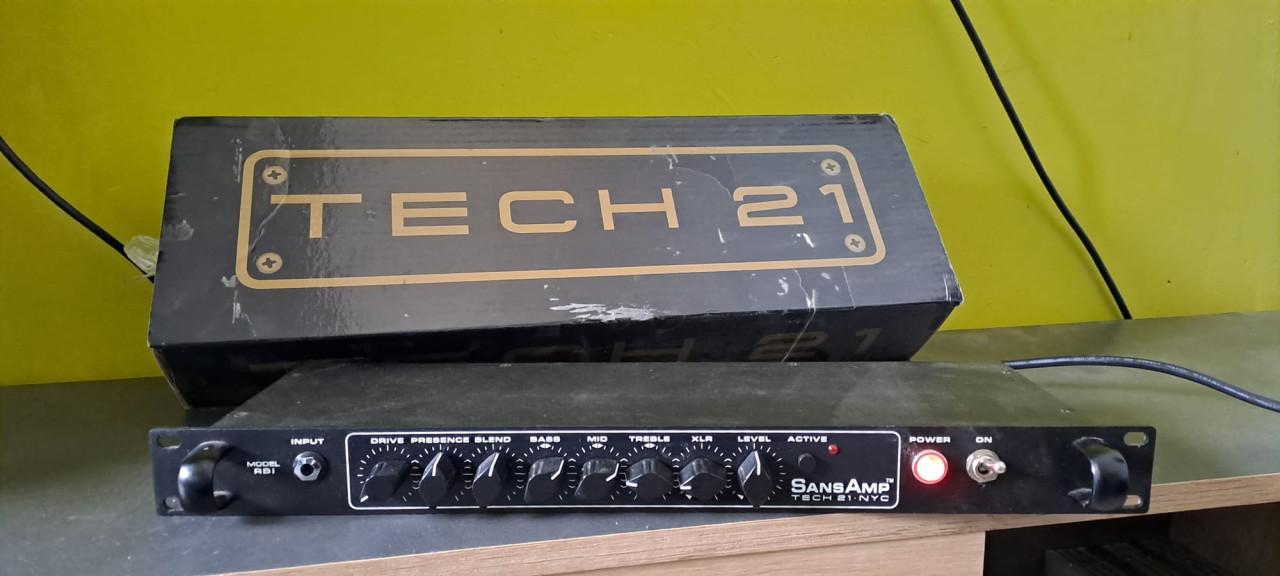 Sansamp bassdriver di RBI, TC Electronic G-Major en Rocktron Velocity 300