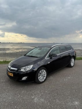 Luxe Opel Astra 1.6 Turbo Sports Tourer Automaat