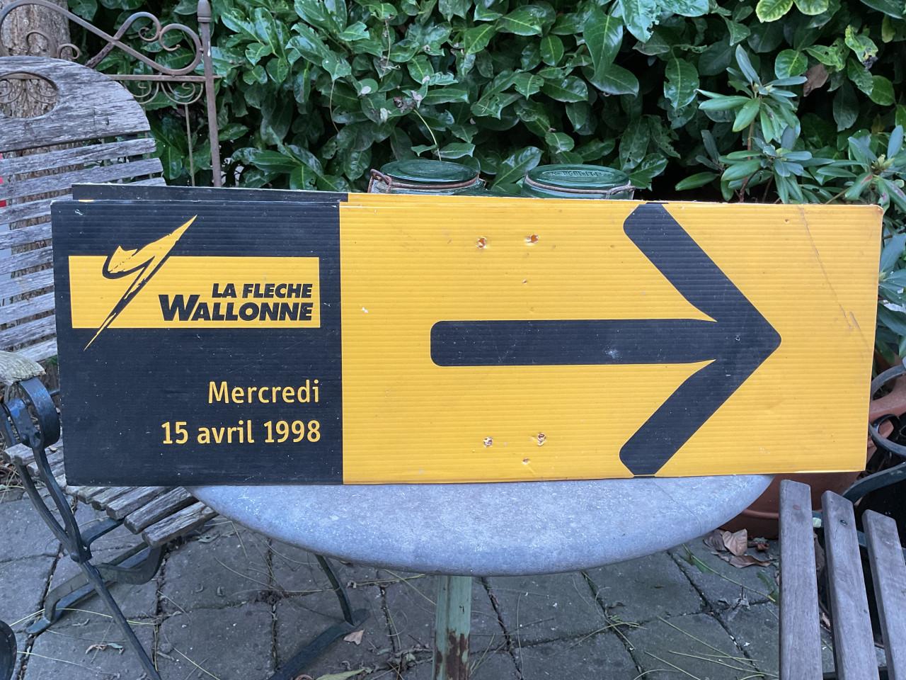 Pijlbord van de Waalse Pijl   1998