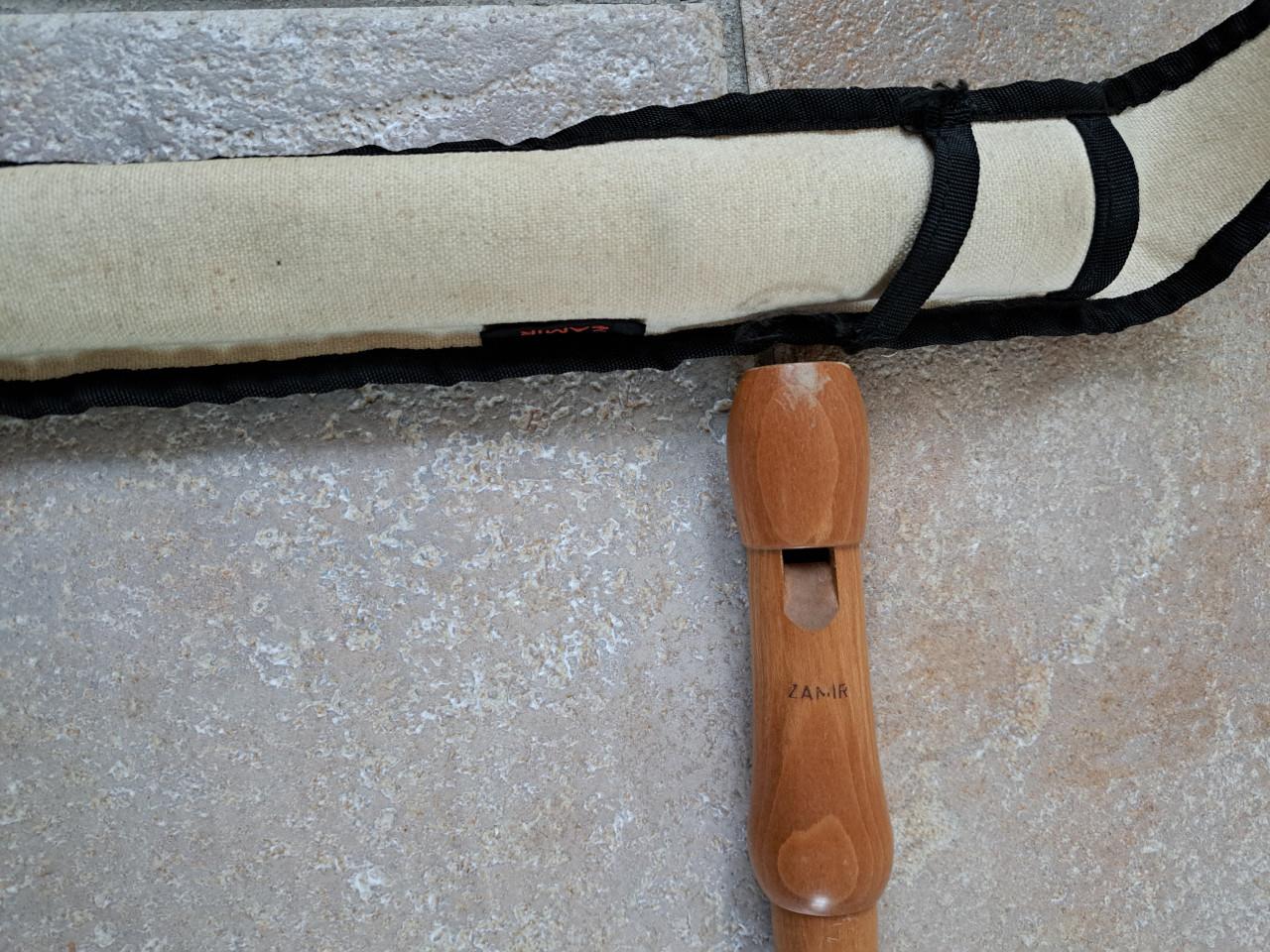 2 HOUTEN SOPRAAN BLOKFLUITEN AURA EN ZAMIR IN HOES