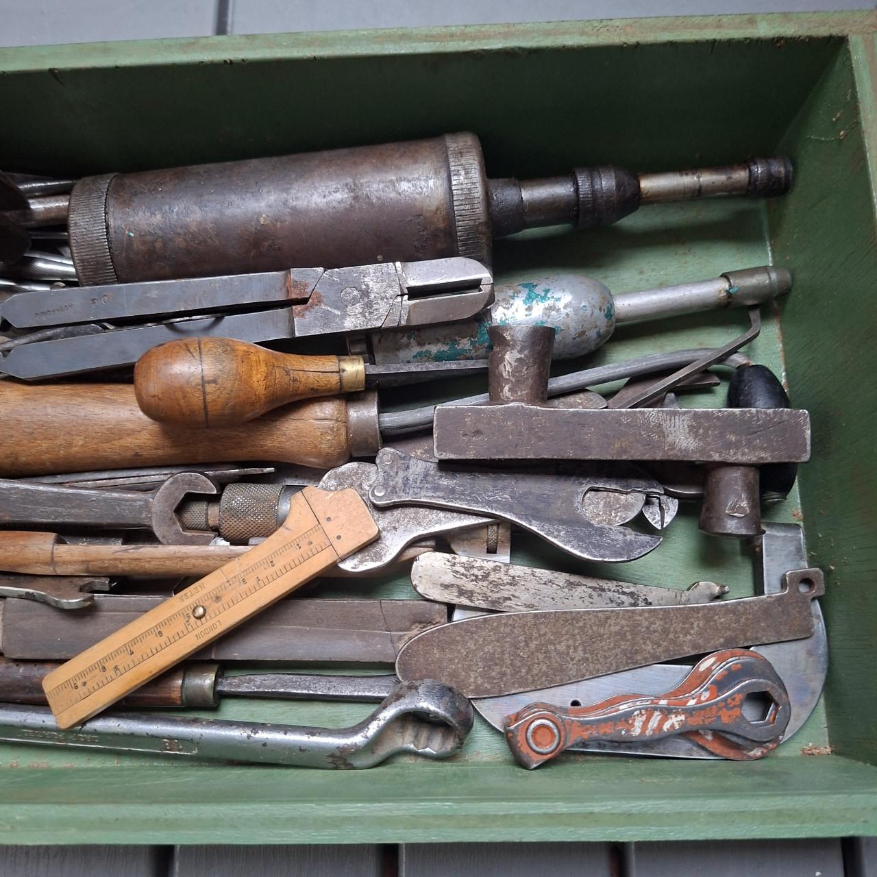 Partij oud gereedschap