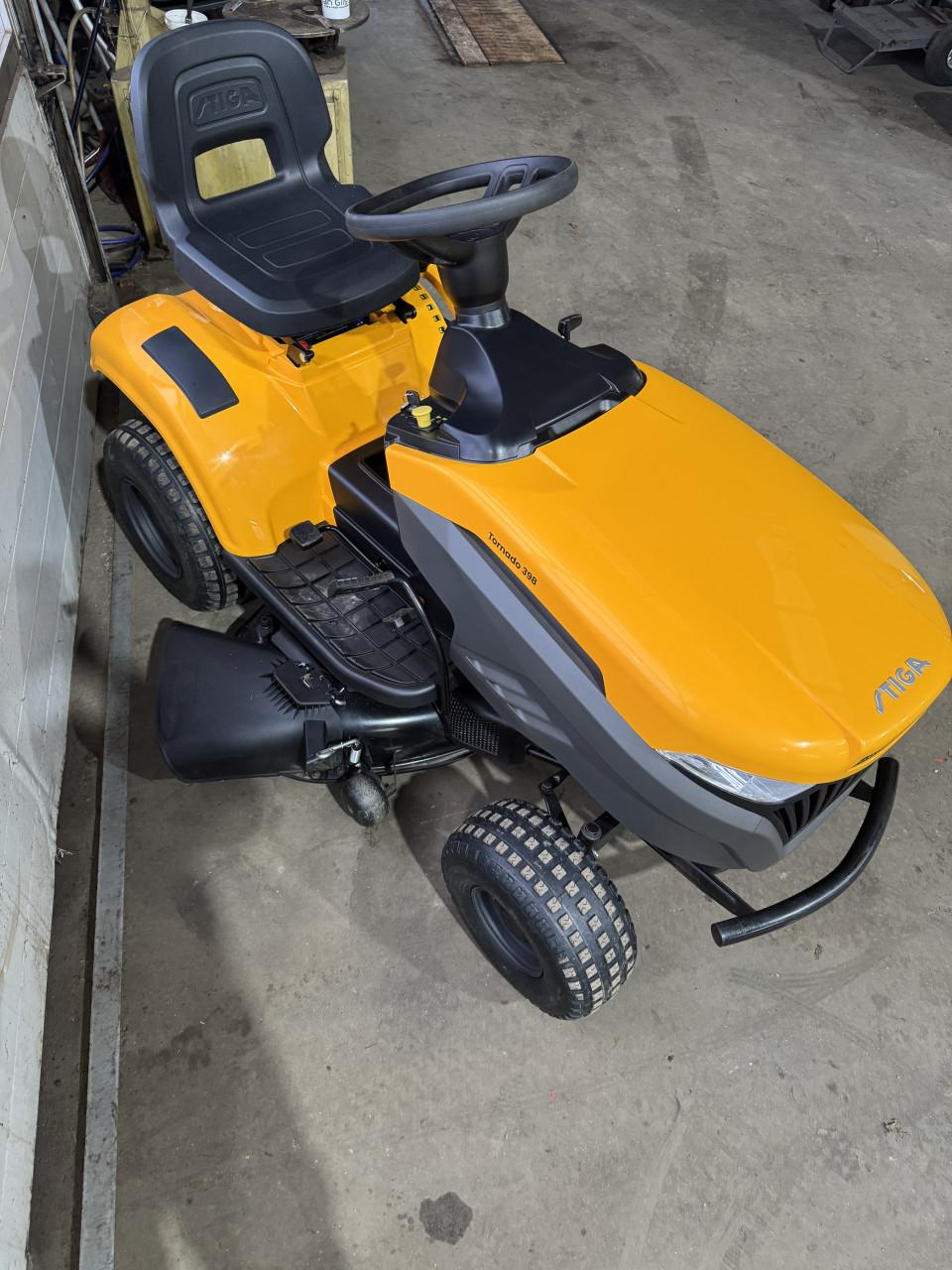 Stiga Tornado 398 zitmaaier