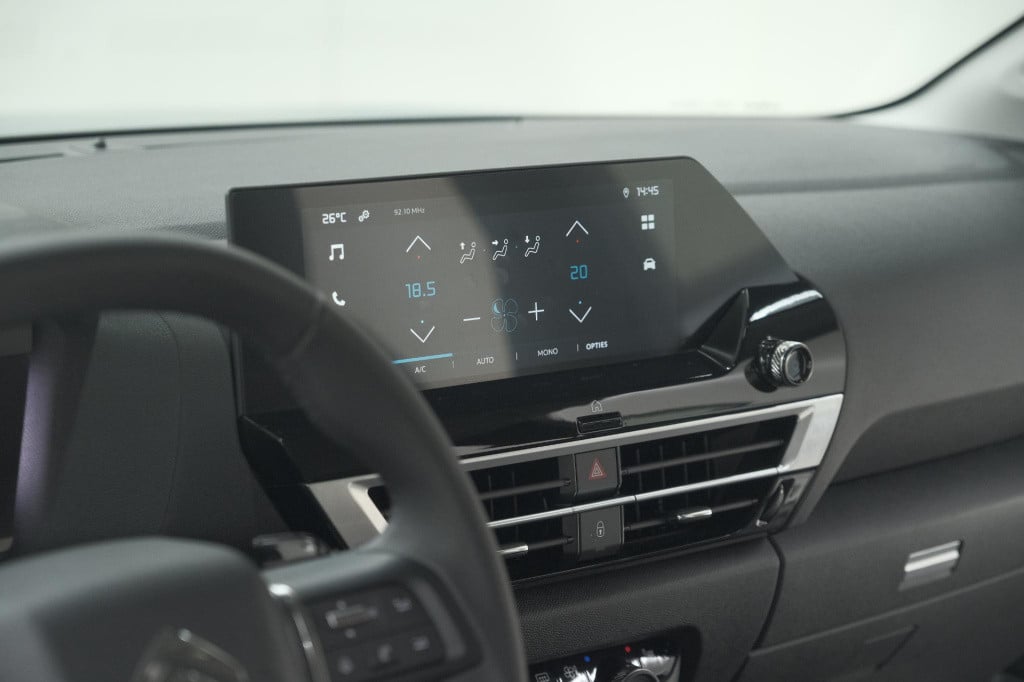 Citroen C4 puretech 130 eat8 shine | camera | apple carplay | parkeersensor