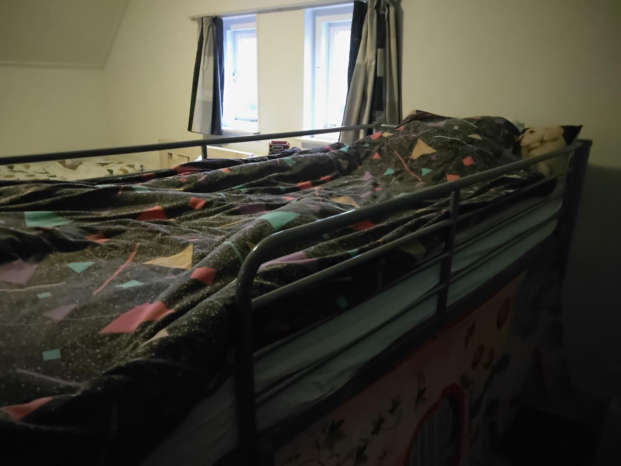 Bed half hoogslaper 200 cm x 90 cm met of zonder matras, met tent of zonder