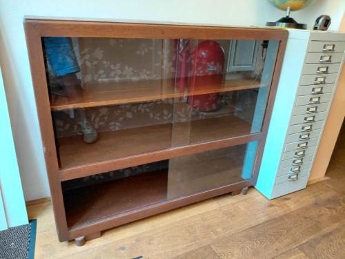 Vitrine- Boekenkastje