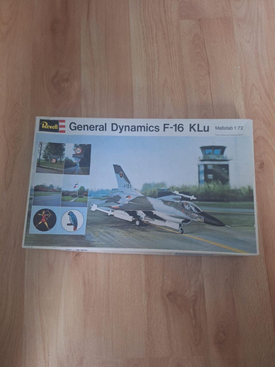 Te koop: Revell F-16 KLu Bouwdoos