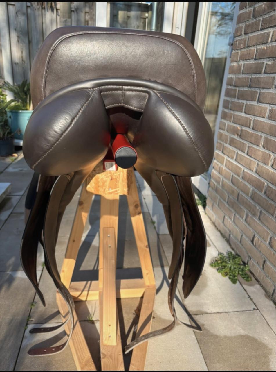 Hulsebos Dynamic3 18 inch dressuurzadel