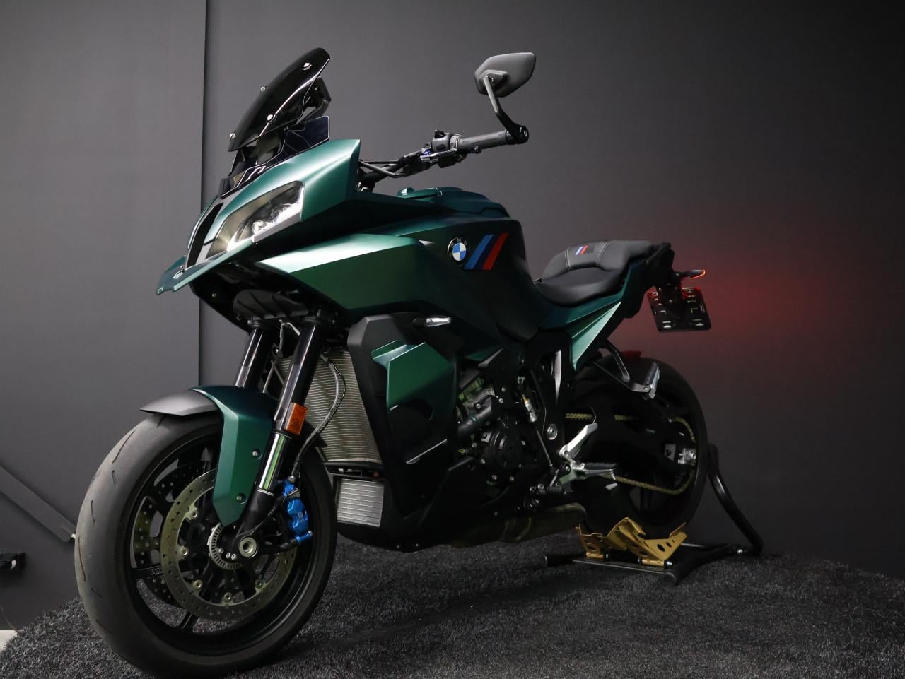 M 1000 XR Aurelius Green | BTW Motor