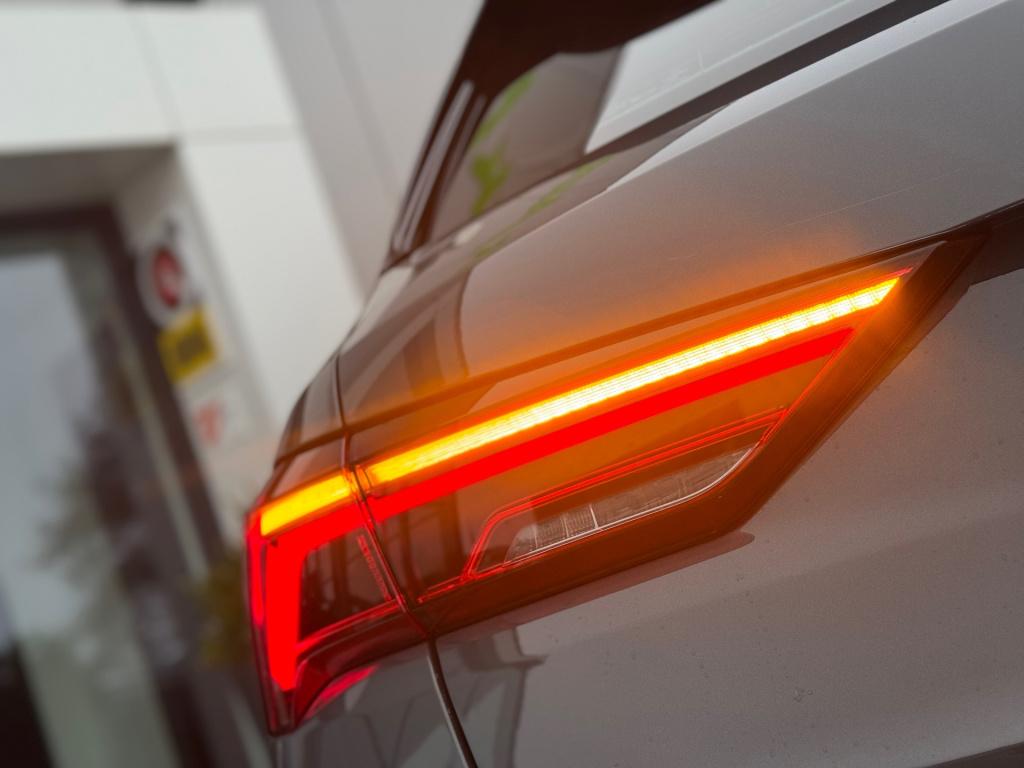 Audi Q3 35 tfsi * matrix led * stoelverwarming * adaptive cruise control