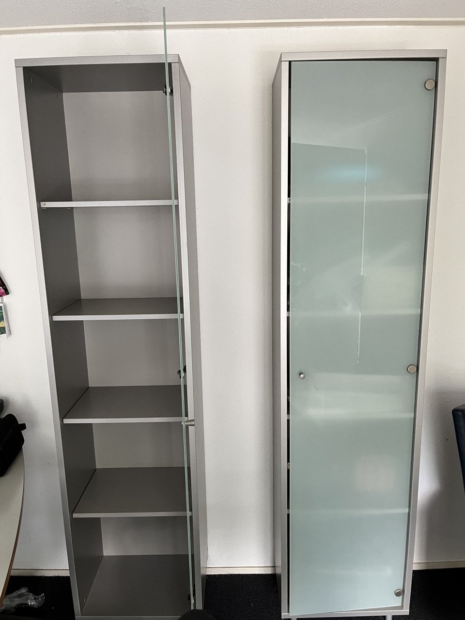 2 Opberg meubels/ kasten/ boekenkasten
