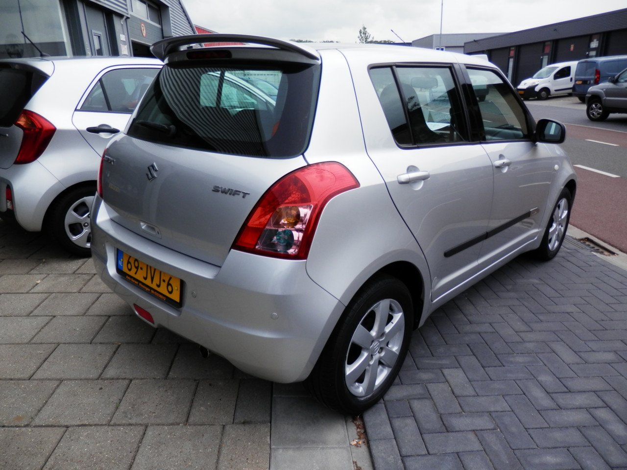 Auto Garant Biedt Aan: Suzuki Swift 1.3 Bandit