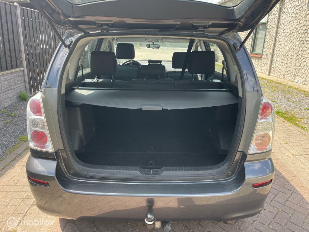 Toyota Corolla Verso 1.6 vvt-i terra