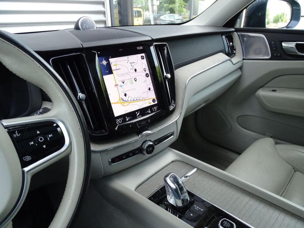Volvo XC60 2.0 t8 twin engine awd inscription