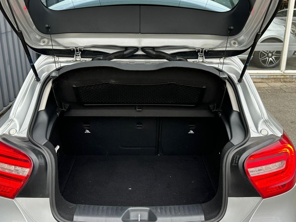 Mercedes-Benz A-Klasse 180 4u3