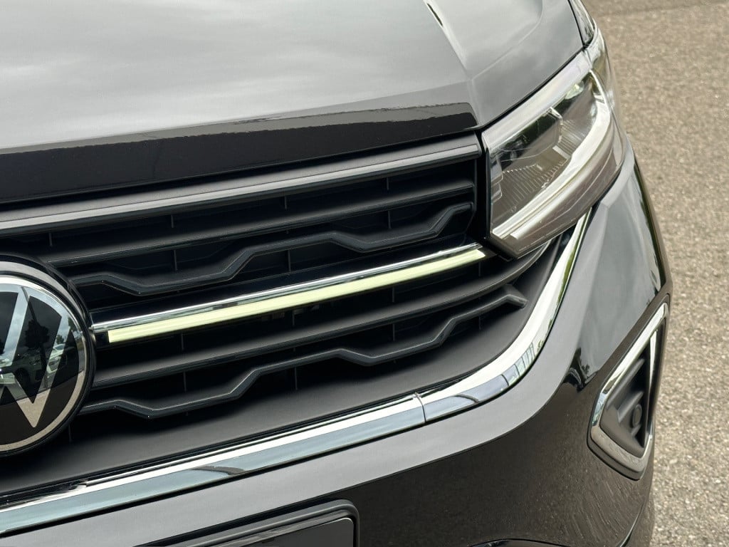 Volkswagen T-cross 1.5 tsi 150pk dsg r-line | camera | trekhaak | navi | iq