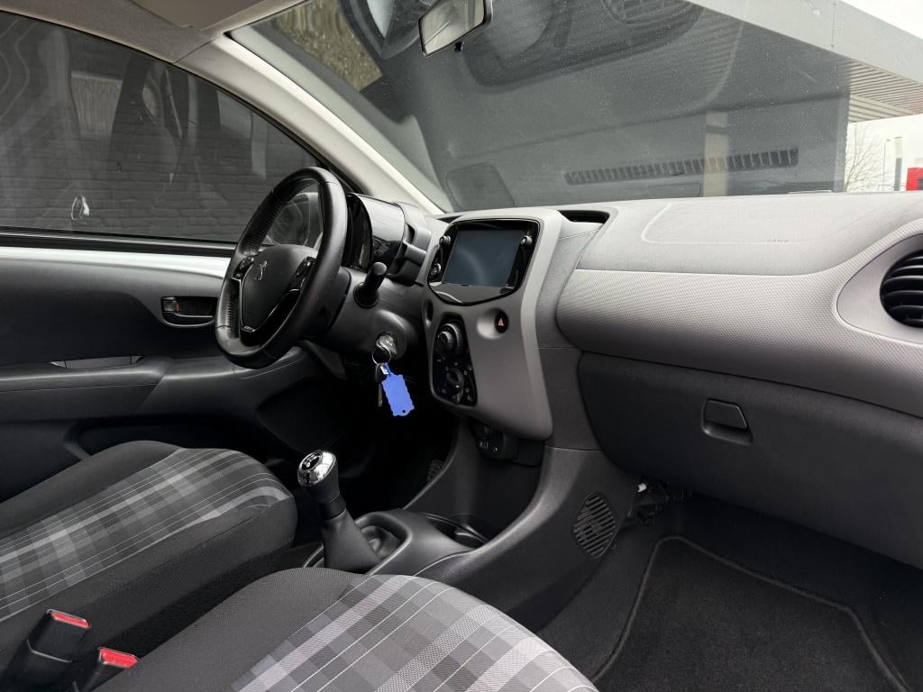 Peugeot 108 1.0 e-vti active // apple carplay android auto //