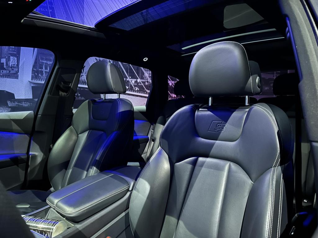 Audi Q7 3.0 tdi e-tron quattro sport *pano*hud*360camera*23"inch*