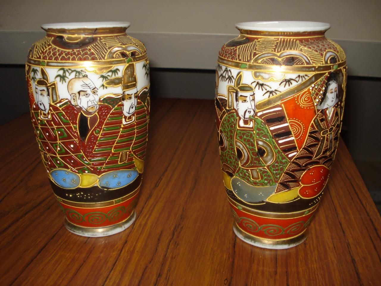 Ouderwetse vazen en bloempot